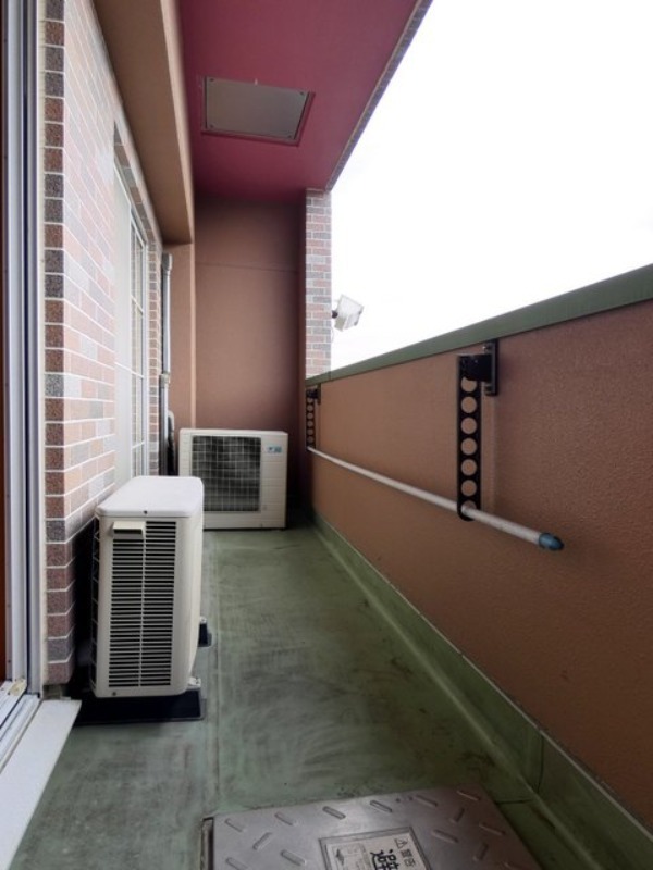 バルコニー　図面と現状に相違がある場合には現状を優先