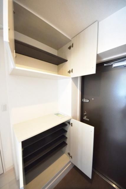 玄関　★靴もいっぱいしまえます★