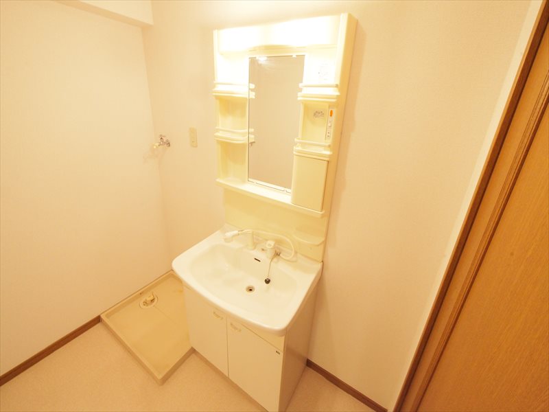 洗面設備　シャンプードレッサー　脱衣所　室内洗濯機置場