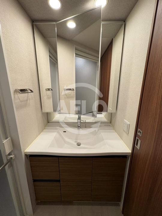 洗面設備　プラウドタワー北浜　独立洗面台