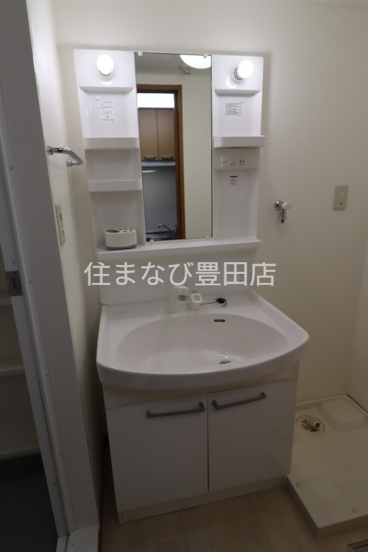 洗面設備　同型別部屋写真