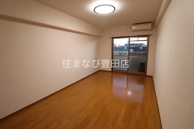 居室・リビング　同型別部屋写真