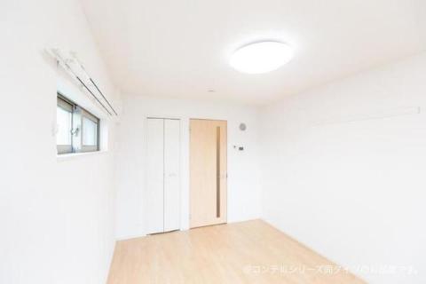 居室・リビング　室内