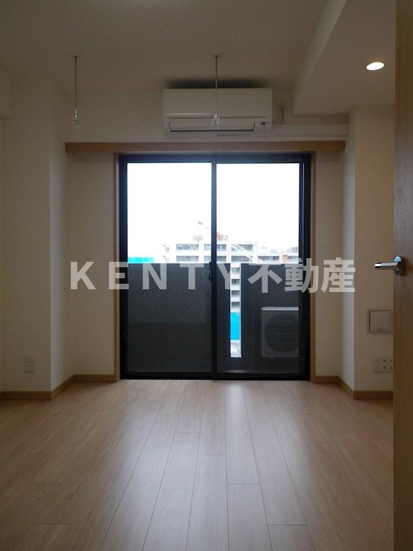 居室・リビング　こちらの居間で趣味の時間をお楽しみください