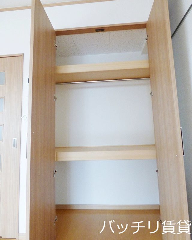 収納　※同マンション別部屋写真のため、現状優先。