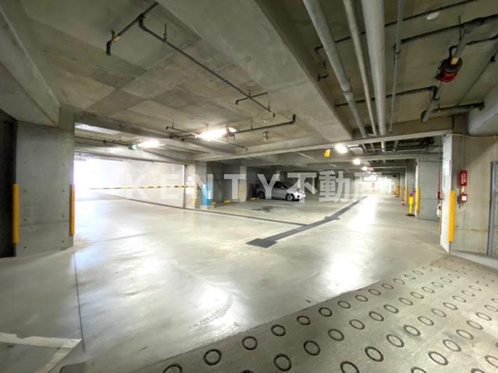 駐車場　駐車場に車を止められます