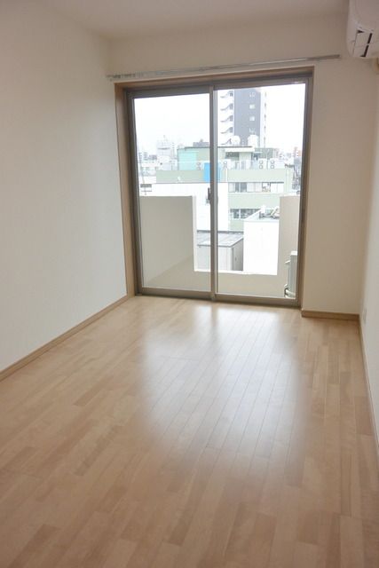 居室・リビング　★明るい寝室★