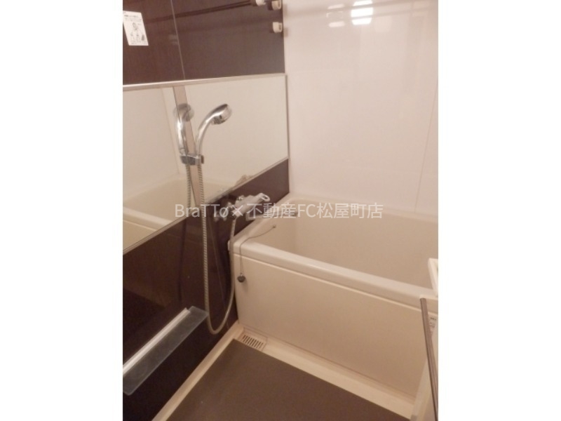 バス・シャワールーム　バス（浴室乾燥機付き）