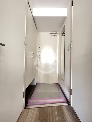 玄関　セレニテ夕陽丘エクラ　玄関