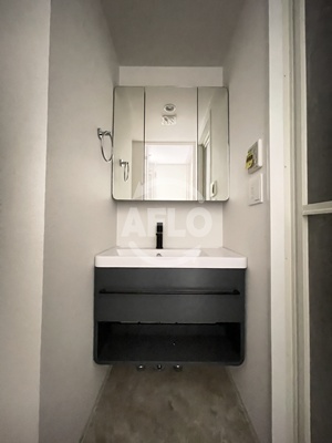 洗面設備　セレニテ夕陽丘エクラ　独立洗面台