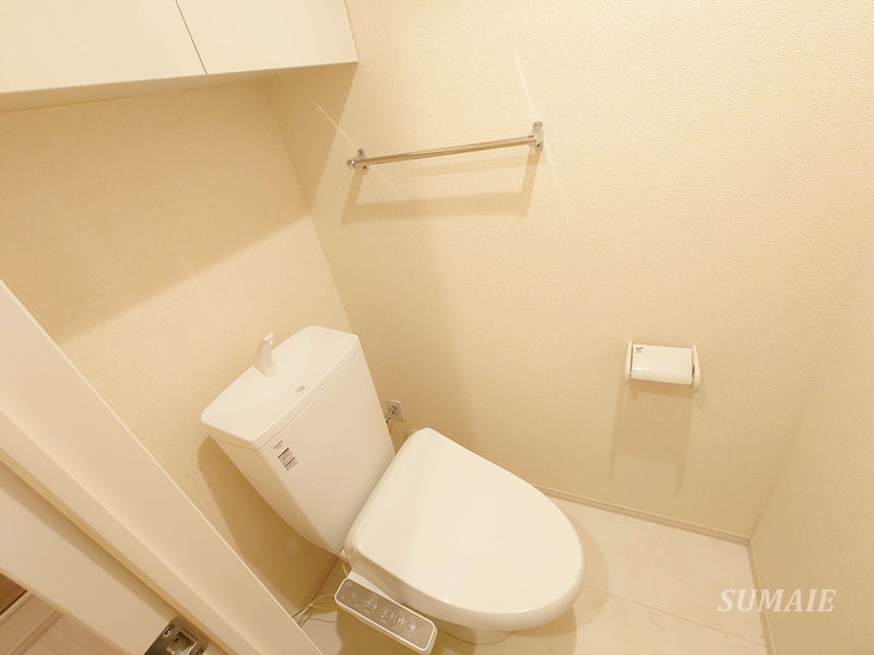 トイレ　温水洗浄機能付きトイレです☆