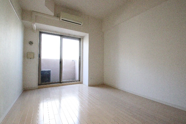 居室・リビング　※別室の参考写真の為、現況優先です。