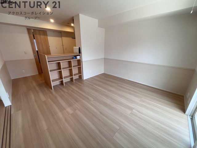 居室・リビング　エアコン付きで快適に過ごせます♪