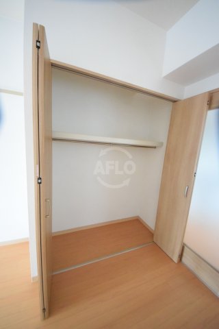 収納　クリスタルグランツ難波南ポルックス　クローゼット