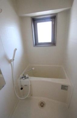 バス・シャワールーム　一日の疲れを癒せますね。