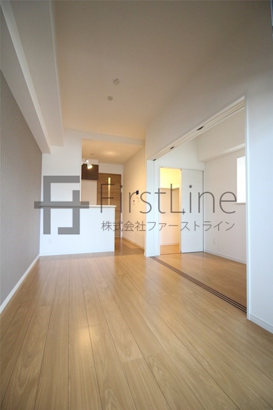 居室・リビング　別号室の写真です※現況優先