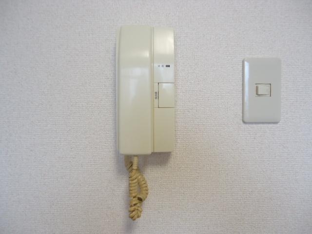 セキュリティ　もしもし、来客の確認は必ずしてからドアを開けてくださいね