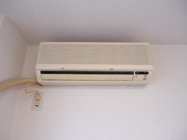 その他設備　よく冷え、よく温まるエアコンついてます