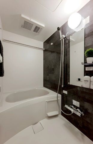 バス・シャワールーム　☆ゆったりくつろげるお風呂☆ ※家具小物等は付きません