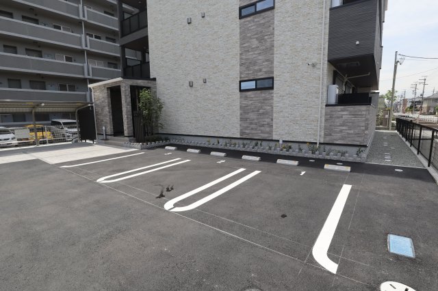 その他　セブン-イレブン 橿原新賀町店まで800m