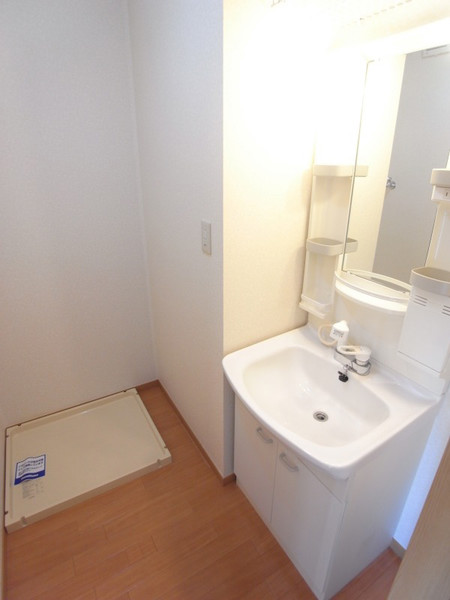 洗面設備　広々洗面スペース