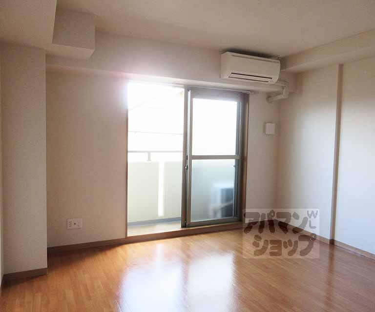 居室・リビング　明るいお部屋です。