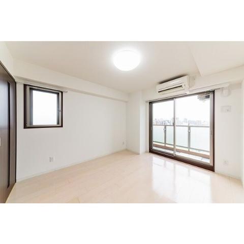 居室・リビング　室内