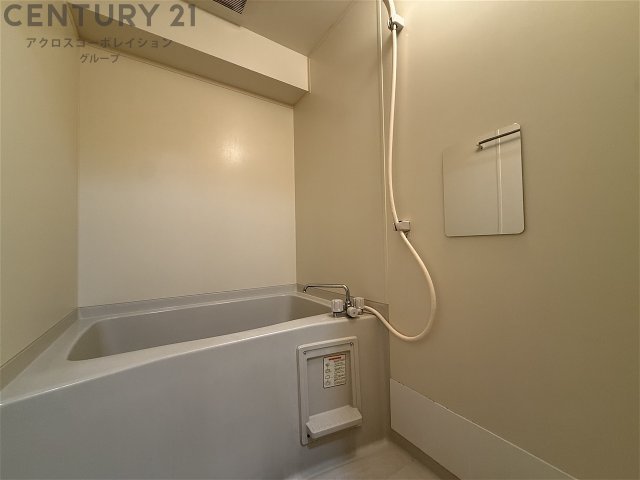 バス・シャワールーム　シンプルで機能的なユニットバスです