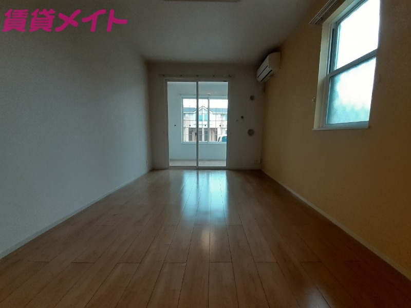 居室・リビング　同型参考写真