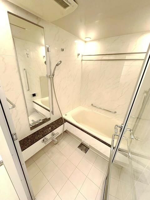 バス・シャワールーム　ＴＨＥ　ＲＯＰＰＯＮＧＩ　ＴＯＫＹＯ　ＣＬＵＢ　ＲＥＳＩＤＥ