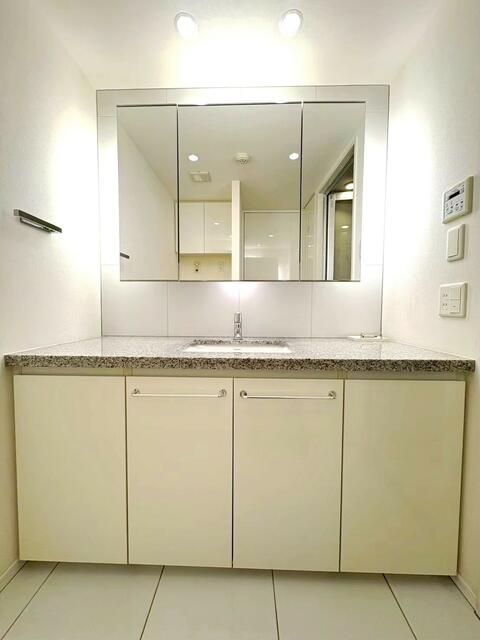 洗面設備　ＴＨＥ　ＲＯＰＰＯＮＧＩ　ＴＯＫＹＯ　ＣＬＵＢ　ＲＥＳＩＤＥ