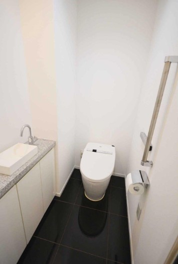 トイレ　ＴＨＥ　ＲＯＰＰＯＮＧＩ　ＴＯＫＹＯ　ＣＬＵＢ　ＲＥＳＩＤＥ