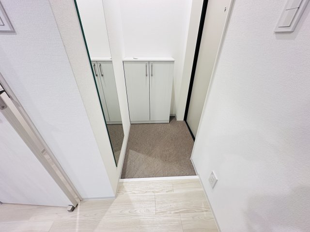 玄関　同タイプの写真です。