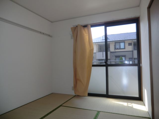 その他　日当たりの良い和室です。