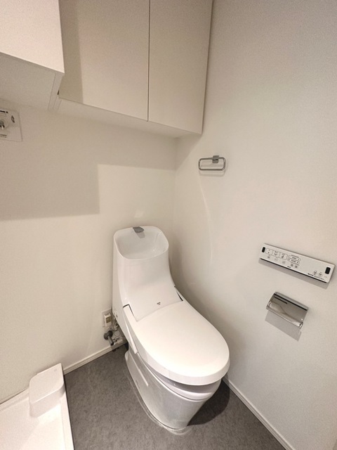 トイレ　※写真は同タイプ住戸です。