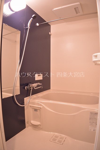 バス・シャワールーム　※別部屋写真
