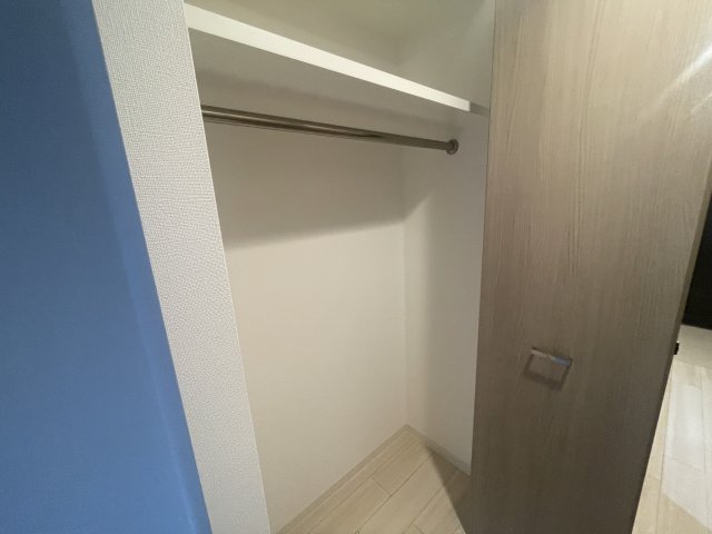 収納　写真は、他部屋の反転間取りです(現況優先)