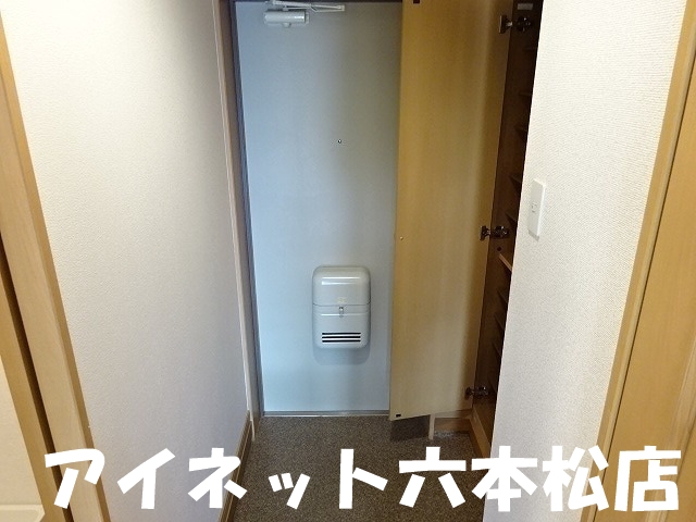 玄関　靴もたくさん収納できます。