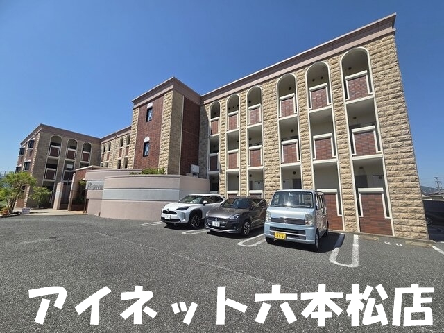 建物外観　最寄り駅徒歩2分圏内の人気マンションです