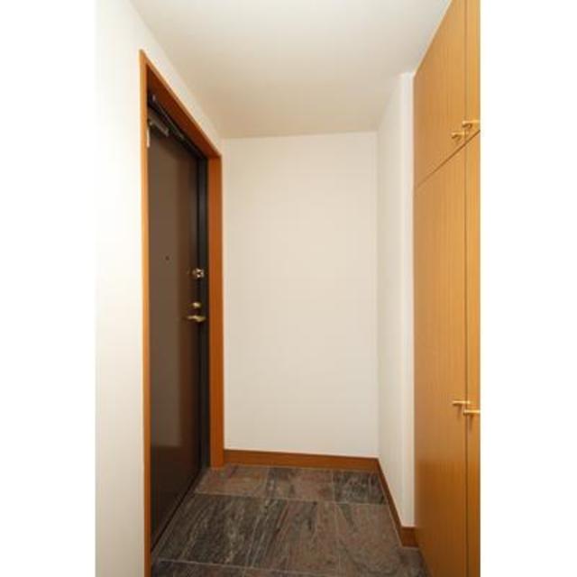 玄関　※写真は同タイプ住戸です。