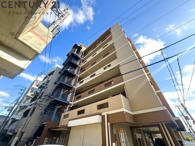 建物外観　エレベータ付きで、重い荷物があっても便利です！