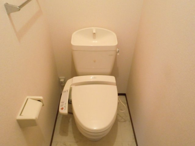 トイレ　落ち着いたトイレです