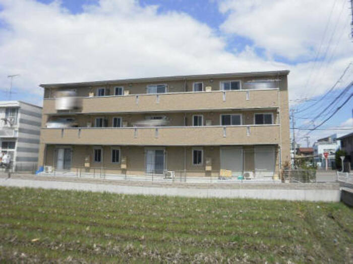 建物外観　落ち着いた雰囲気の外観です