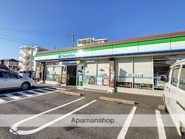 コンビニ　ファミリーマート（コンビニ）まで286m