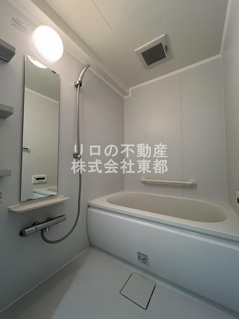 バス・シャワールーム　バスルームは沸かし直せる追焚機能付なので経済的です！