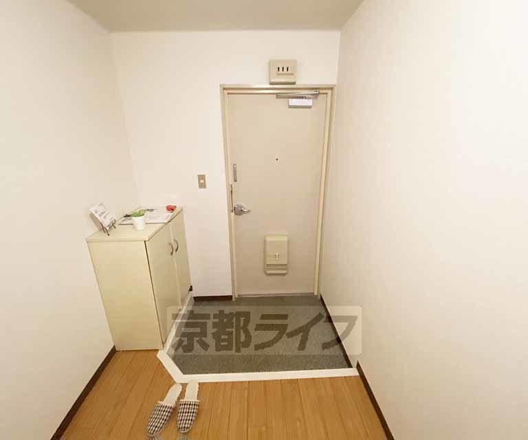 玄関　玄関収納あります。