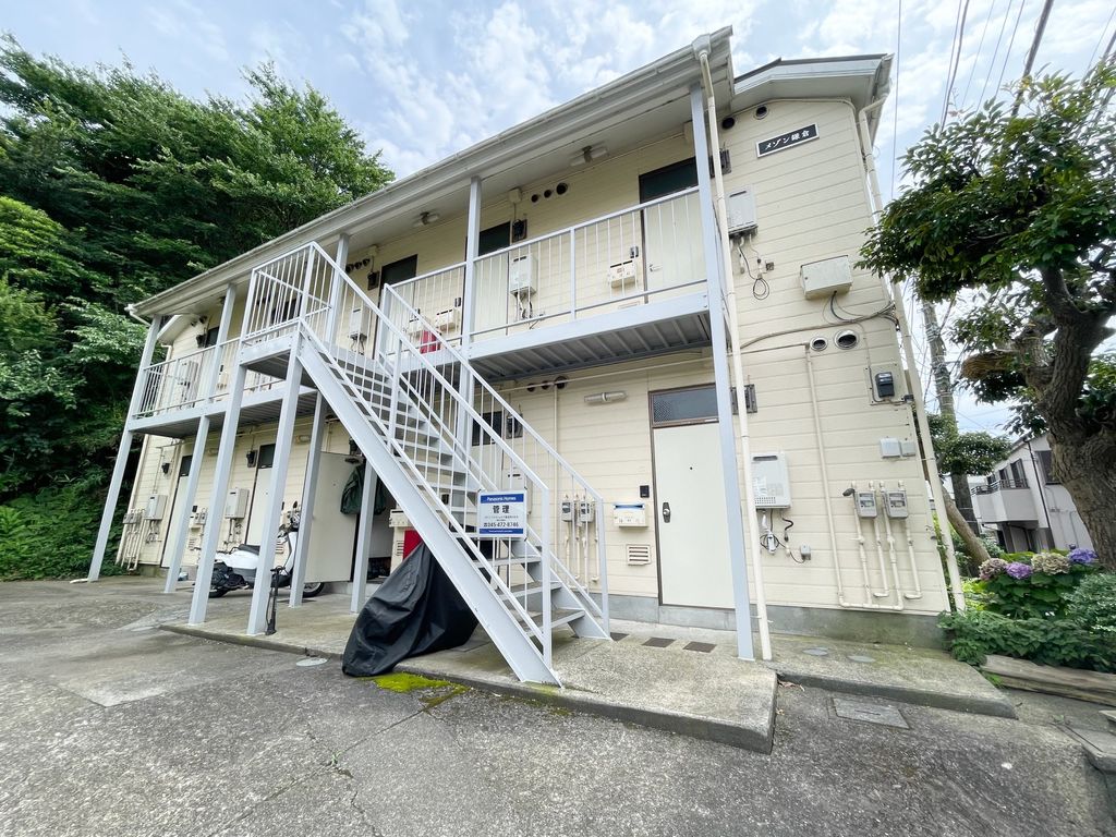 建物外観　駐車場