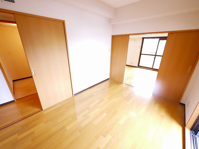 その他部屋・スペース　使い勝手のいい寝室です