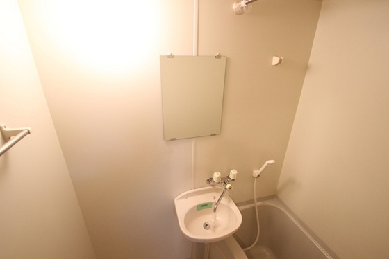 洗面設備　※別部屋の写真です