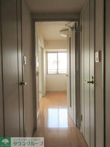 玄関　共有部からの室内　※前回募集時2020年2月撮影